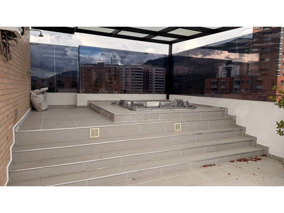 Venta penthouse moderno con terraza - Envigado loma esmeraldal
