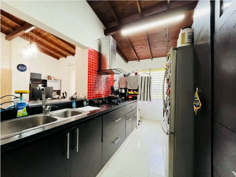 Apartamento en venta El Poblado Loma San Julián - Último piso — foto 2