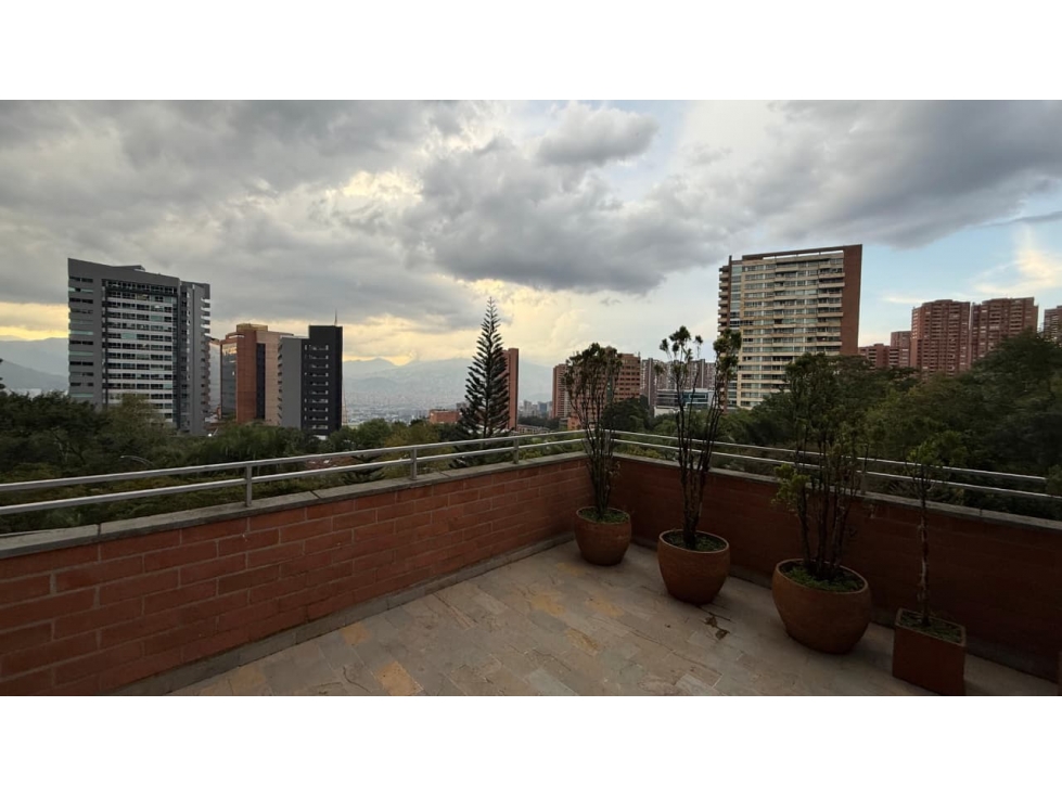 Apartamento duplex en venta El Poblado sector El Tesoro - Terraza — foto 2