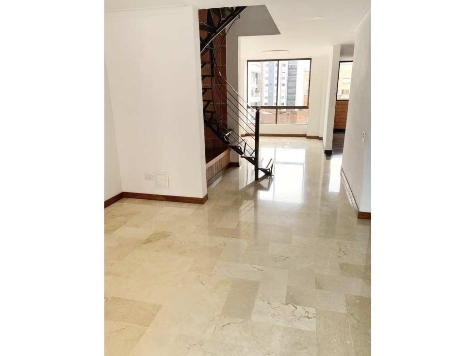 Venta apartamento duplex Laureles Conquistadores - Excelente ubicación — foto 2