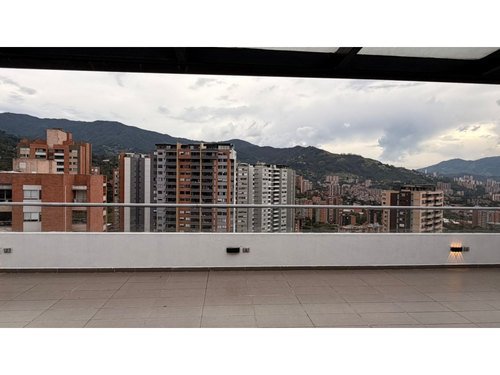 Venta penthouse moderno con terraza - Envigado loma esmeraldal — foto 2