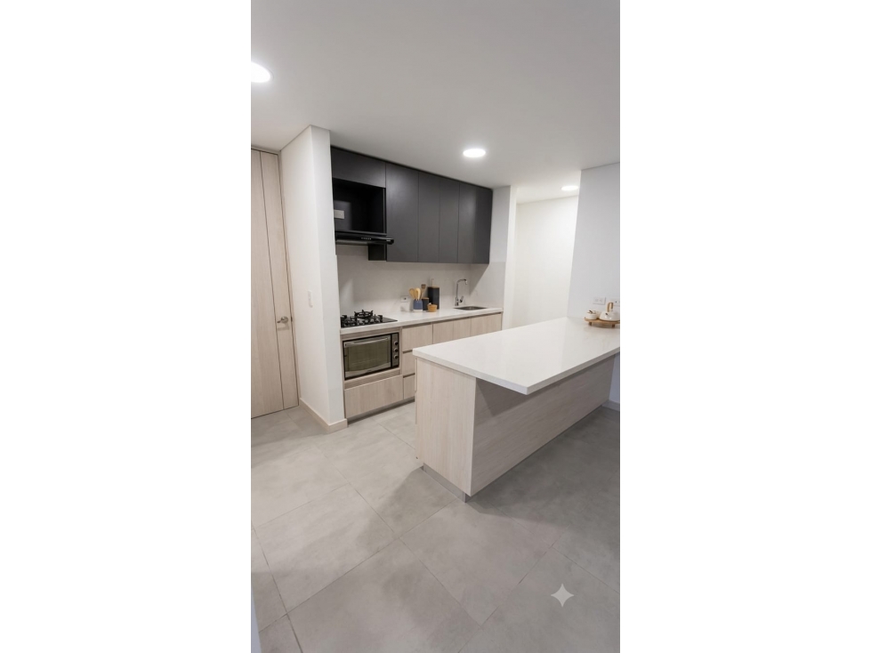 Venta apartamento moderno Laureles Estadio - seminuevo — foto 2