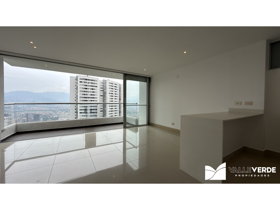 Apartamento en Renta en El Poblado, Sector Loma del Indio