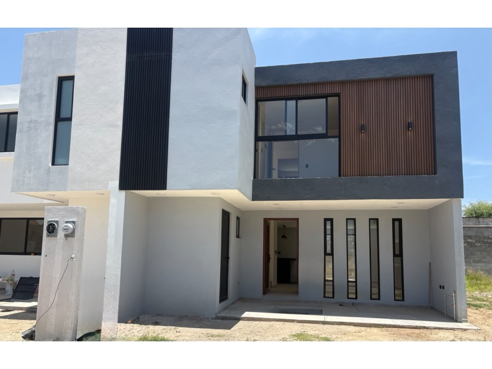 VENTA DE CASA RESIDENCIAL CUATRO VIENTOS