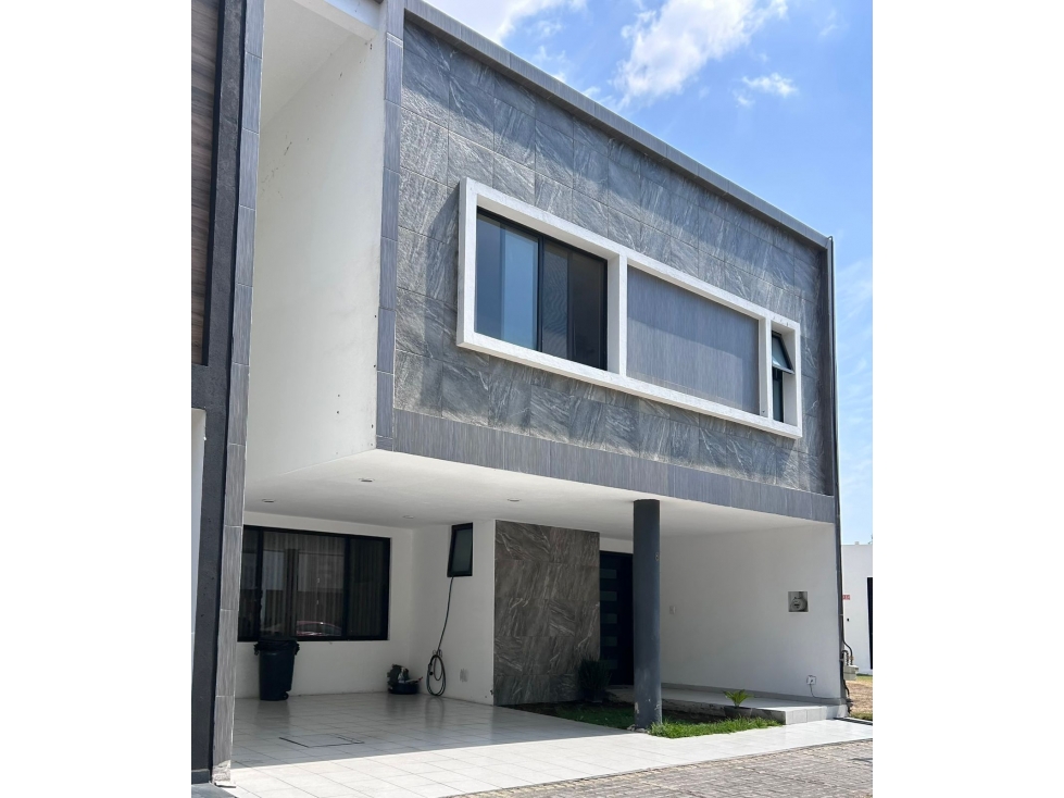 CASA EN RENTA PARQUE QUERETARO CLUSTER CON ALBERCA - 1