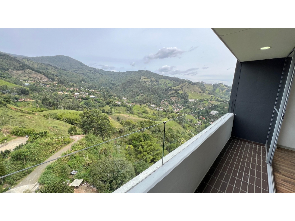 Apartamento en venta en unidad cerrada en las lomitas en Sabaneta