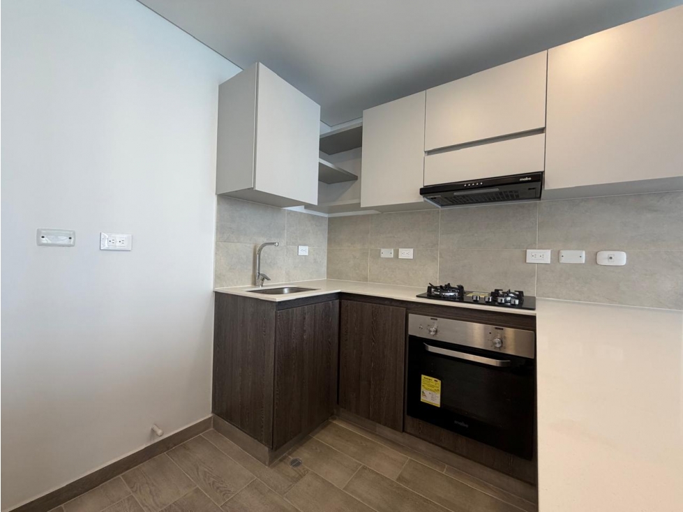 APARTAMENTO VENTA CASTELLANA, PARA ESTRENAR — foto 3