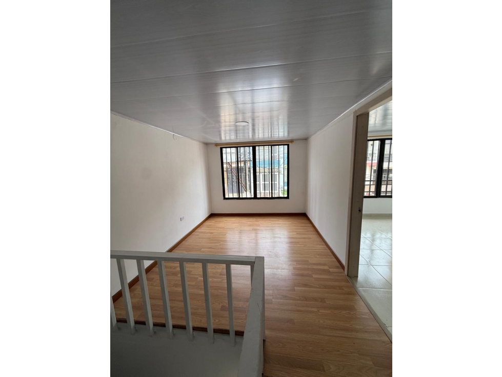 SE VENDE CASA DUPLEX EN LA VILLA — foto 3