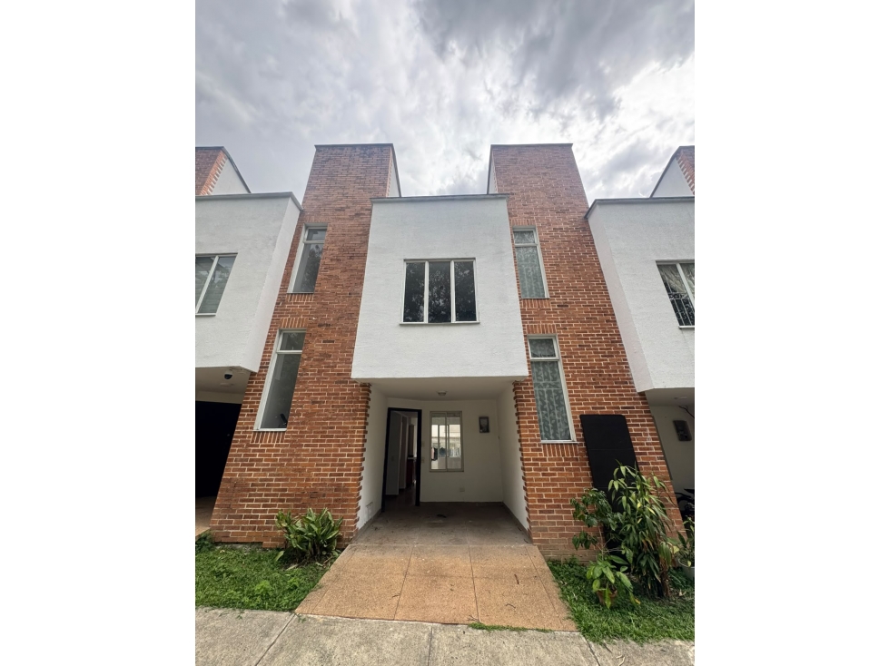 SE VENDE CASA EN BELMONTE PEREIRA