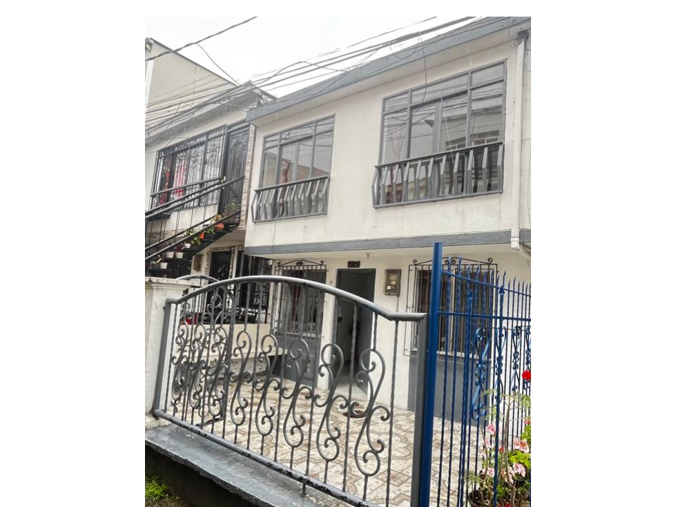 SE VENDE CASA DUPLEX EN BELLA SARDI CUBA