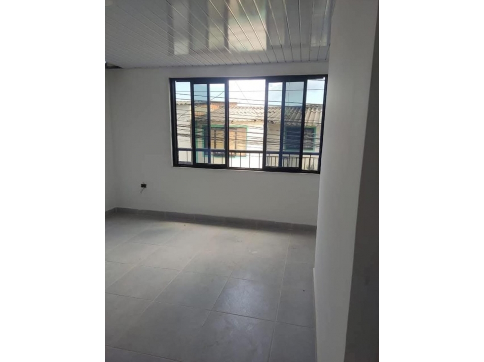SE VENDE CASA EN EL ROCIO ALTO - 2