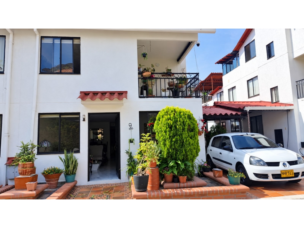 SE VENDE CASA DUPLEX EN CAÑAVERAL 1