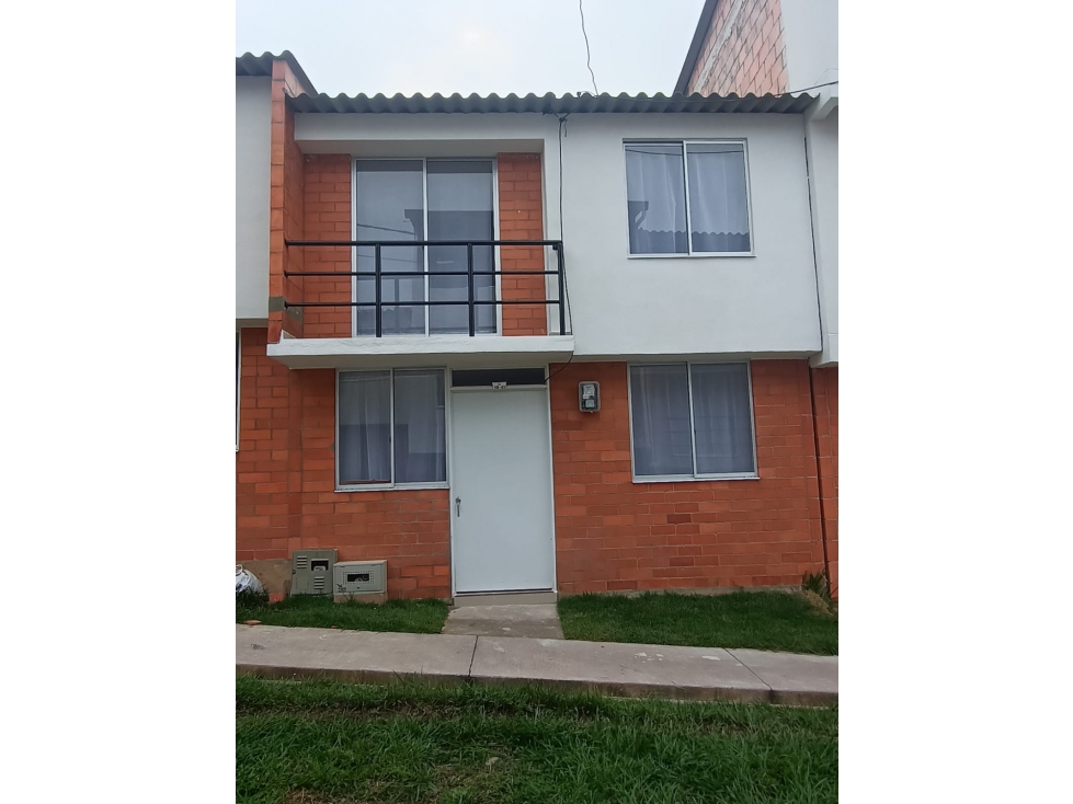 SE VENDE CASA DUPLEX EN EL PARQUE INDUSTRIAL