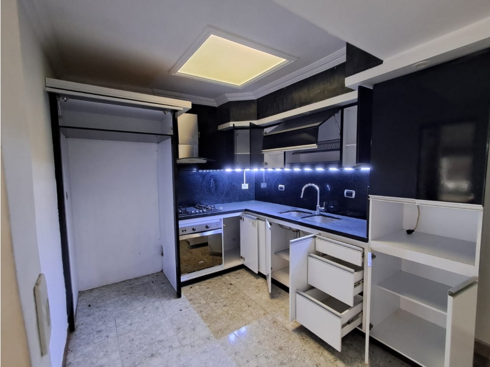 SE VENDE CASA DE TRES PISOS EN DOSQUEBRADAS SECTOR SANTA MONICA — foto 3