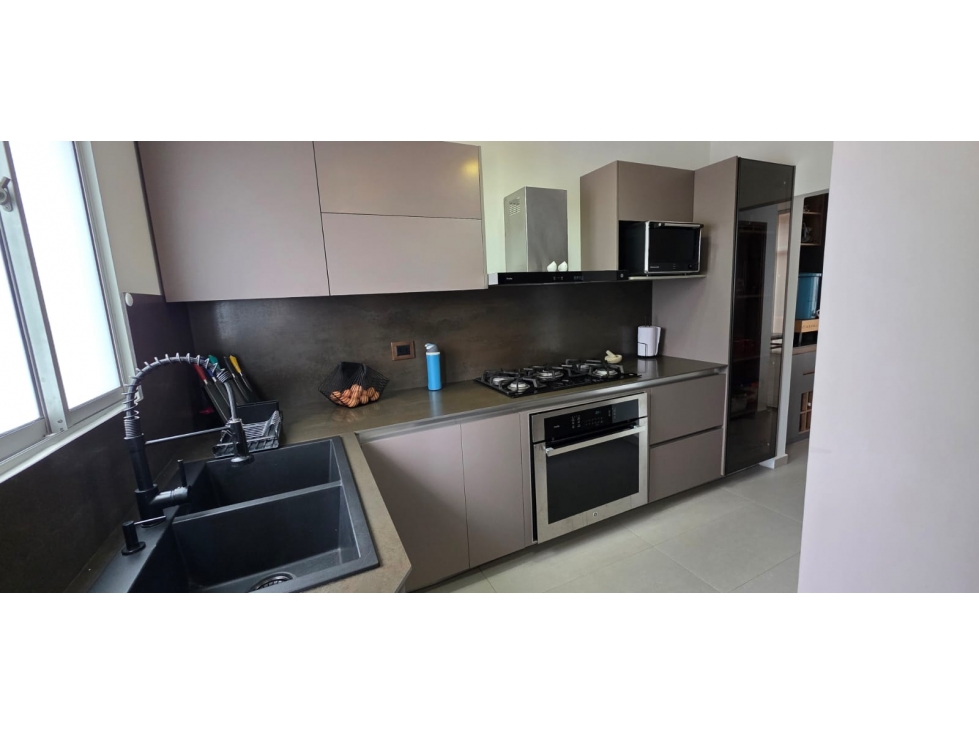 SE VENDE CASA EN CONJUNTO CERRADO- AV SUR - 2