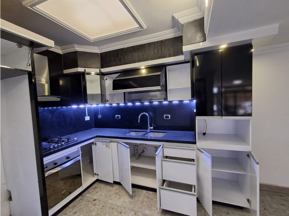 SE VENDE CASA DE TRES PISOS EN DOSQUEBRADAS SECTOR SANTA MONICA — foto 4
