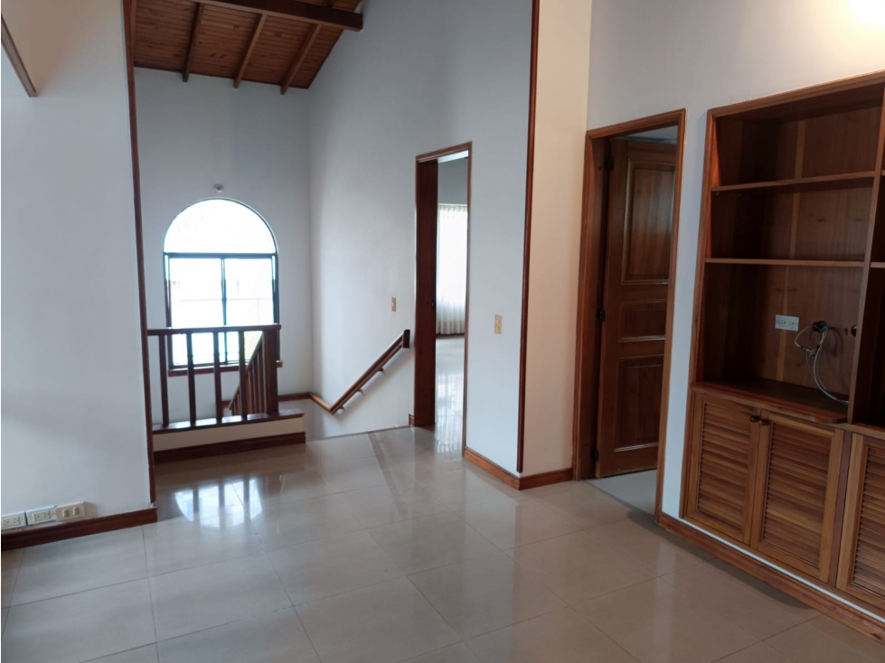 SE VENDE CASA EN ALAMOS CONJUNTO CERRADO