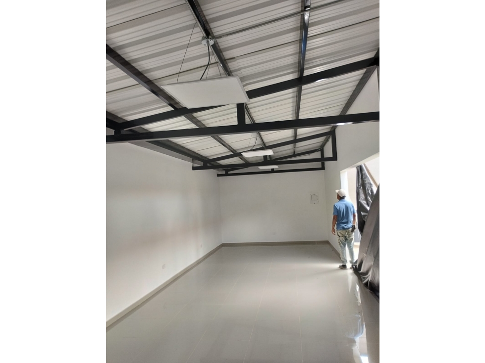 SE RENTA LOCAL COMERCIAL EN ESTACION DE SERVICIO CARTAGO - 4