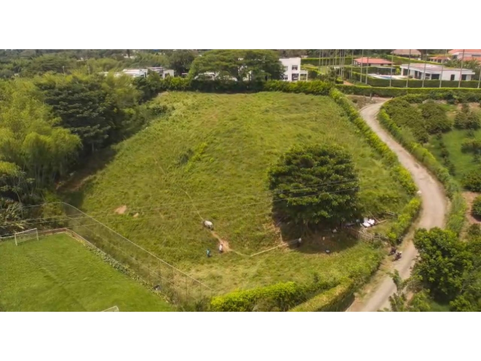 SE VENDE LOTE ESQUINERO EN CERRITOS