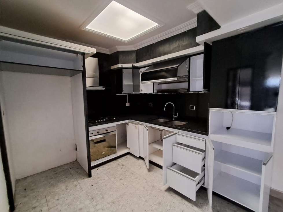SE VENDE CASA DE TRES PISOS EN DOSQUEBRADAS SECTOR SANTA MONICA — foto 5