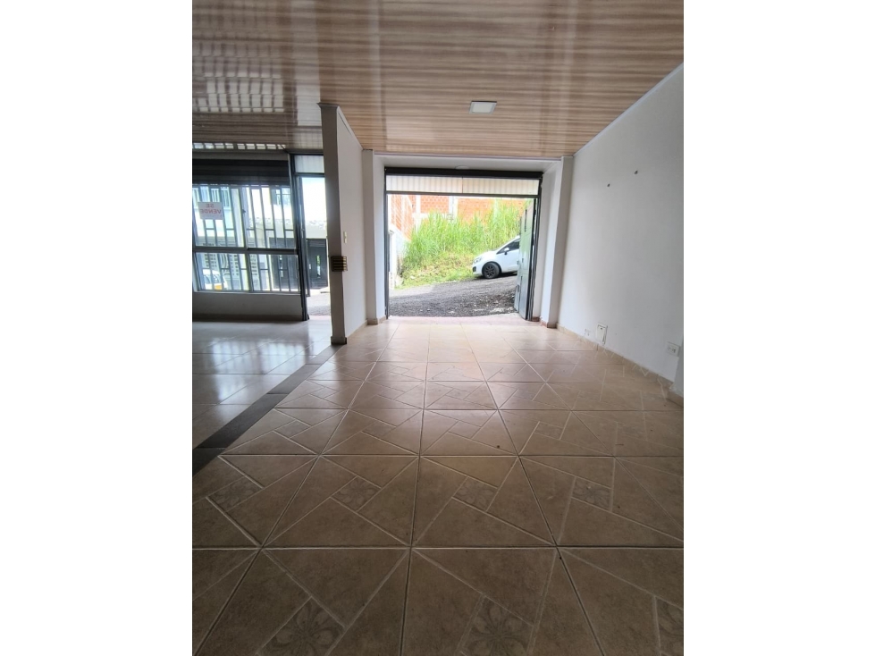 SE VENDE CASA EN LA PRADERA - 2