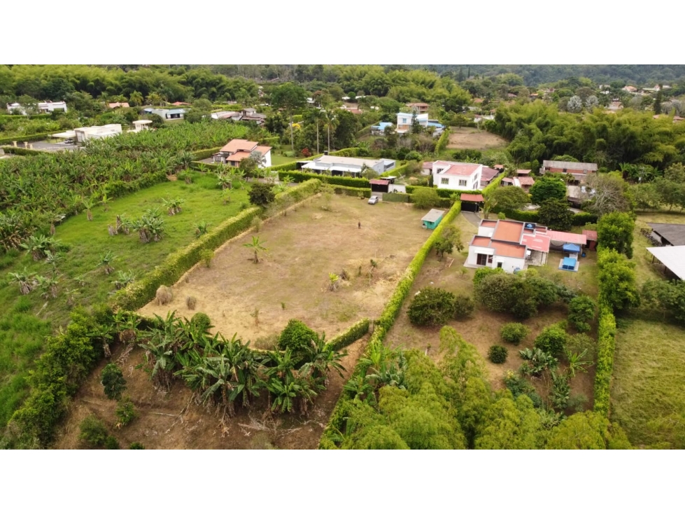 SE VENDE LOTE CAMPESTRE EN COMBIA