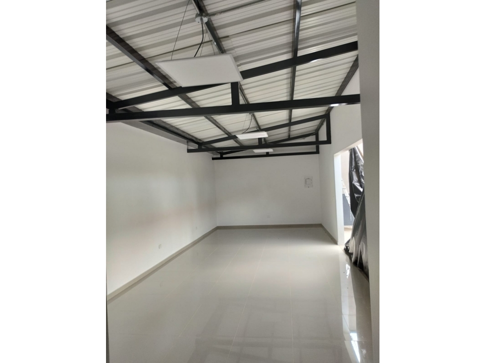 SE RENTA LOCAL COMERCIAL EN ESTACION DE SERVICIO CARTAGO - 5