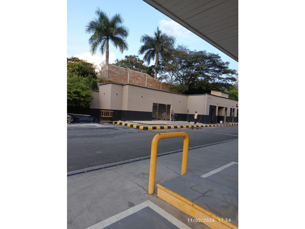 SE RENTA LOCAL COMERCIAL EN ESTACION DE SERVICIO CARTAGO - 2