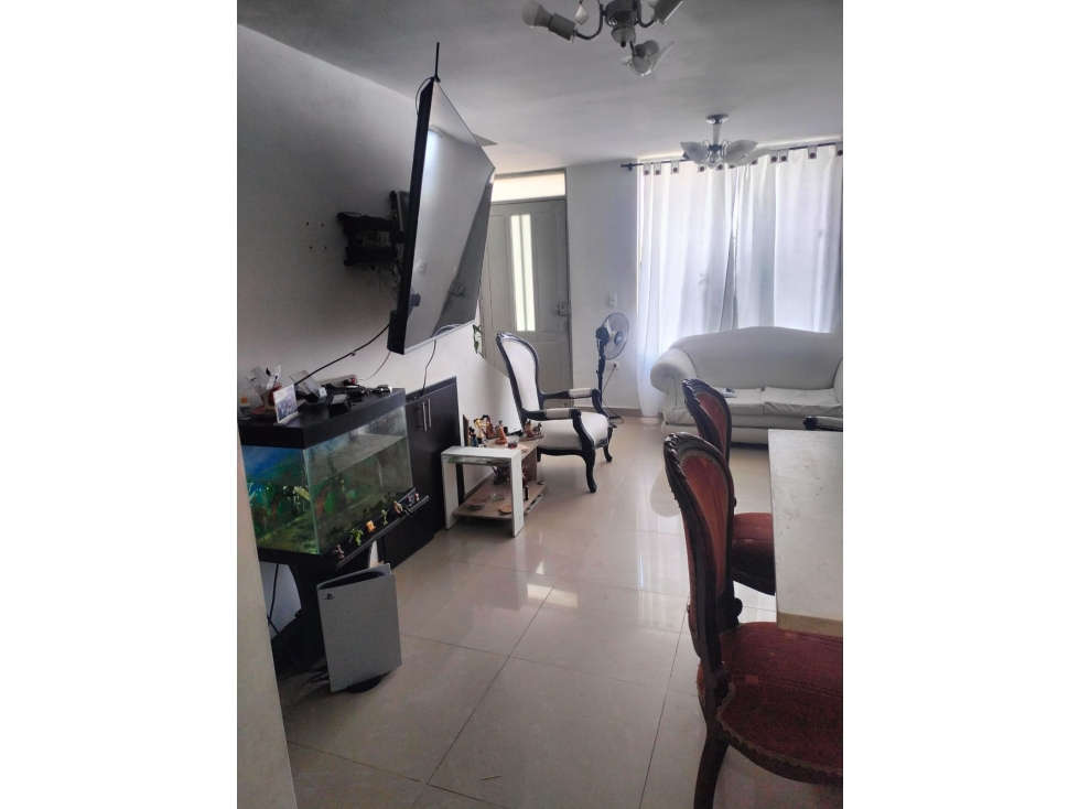 SE VENDE CASA EN LA HACIENDA CUBA