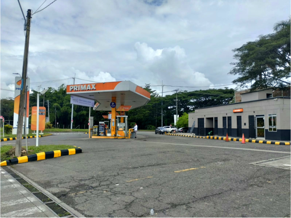 SE RENTA LOCAL COMERCIAL EN ESTACION DE SERVICIO CARTAGO - 6