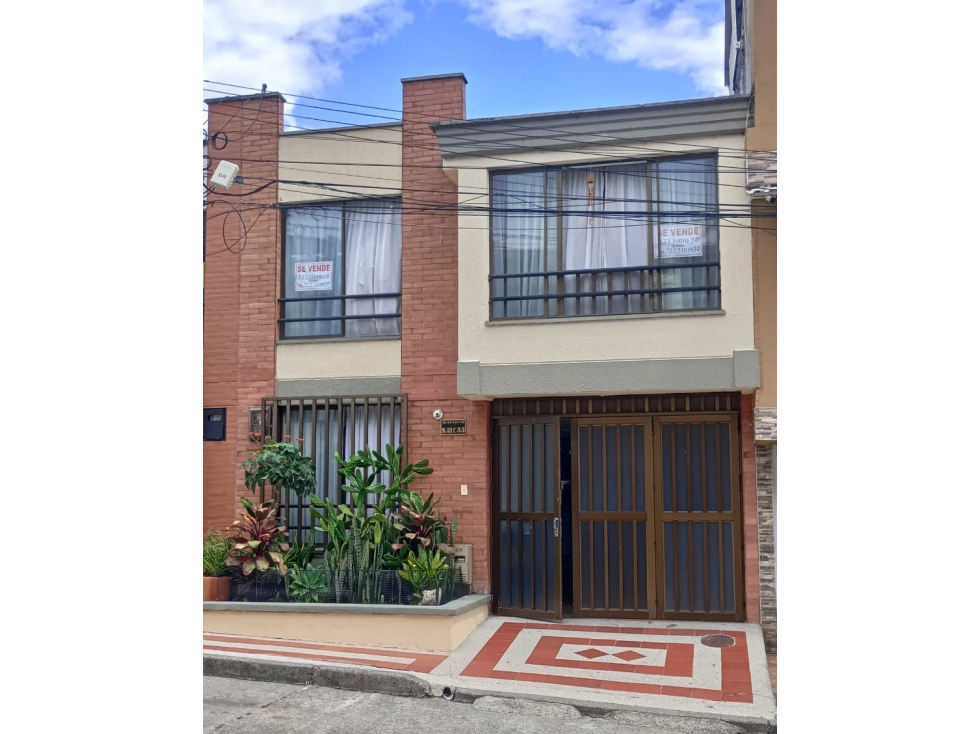 SE VENDE CASA EN CORALES