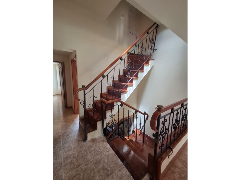 SE VENDE CASA EN EL POBLADO 1 — foto 4
