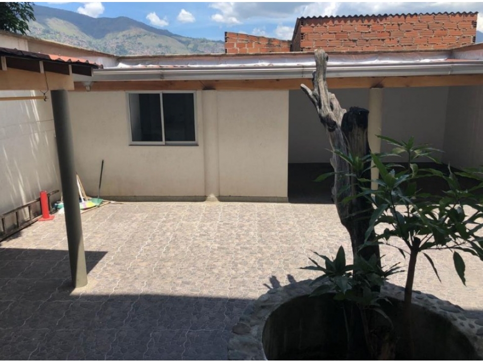 VENTA DE CASA EN MEDELLIN (Barrio Cordoba) — foto 5