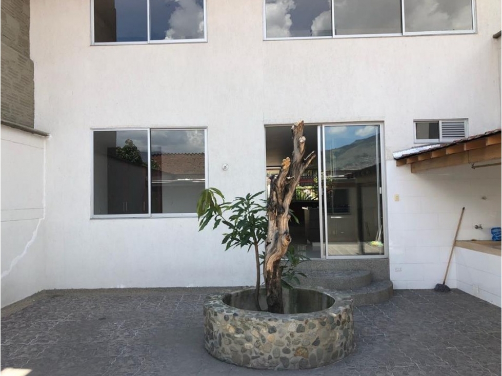 VENTA DE CASA EN MEDELLIN (Barrio Cordoba) — foto 4