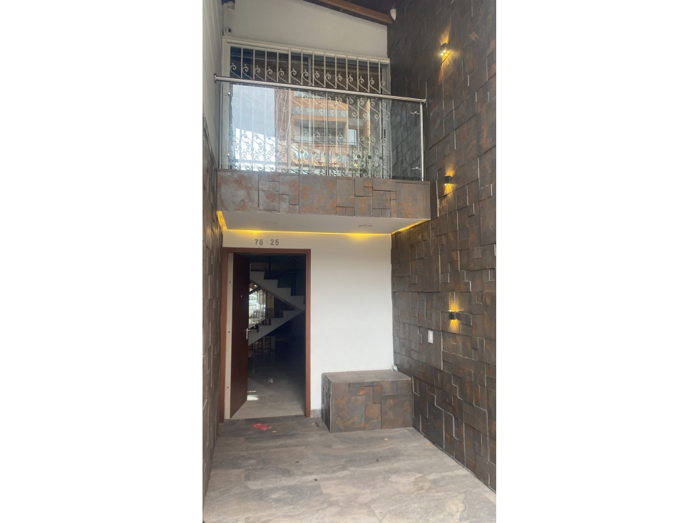 HERMOSA CASA PARA ARRIENDO EN SECTOR ESTADIO MEDELLÍN — foto 3