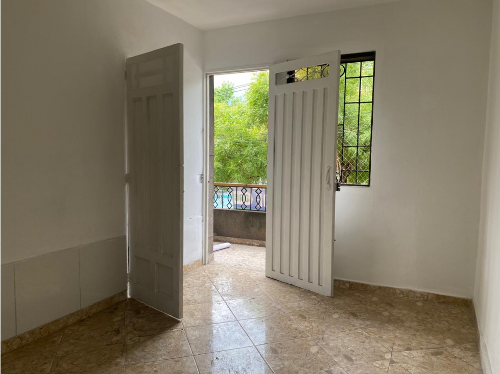 EXCELENTE CASA PARA VENTA BARRIO EL SALVADOR CENTRO MEDELLÍN — foto 3