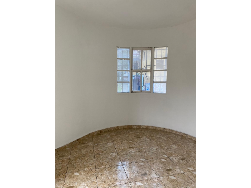 EXCELENTE CASA PARA VENTA BARRIO EL SALVADOR CENTRO MEDELLÍN — foto 4