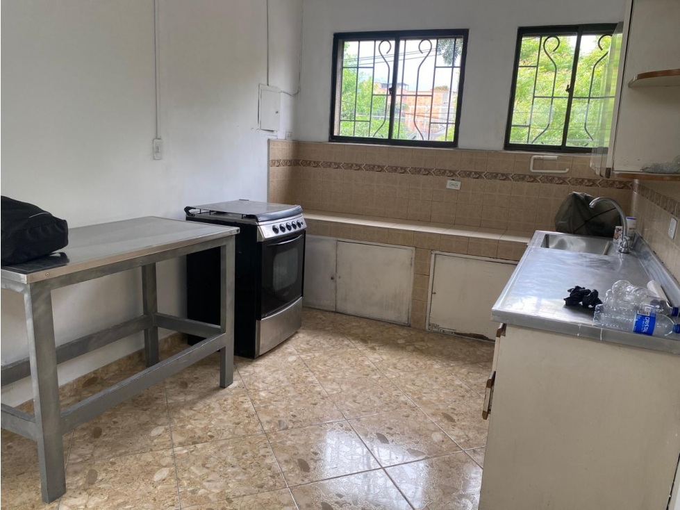 EXCELENTE CASA PARA VENTA BARRIO EL SALVADOR CENTRO MEDELLÍN — foto 5
