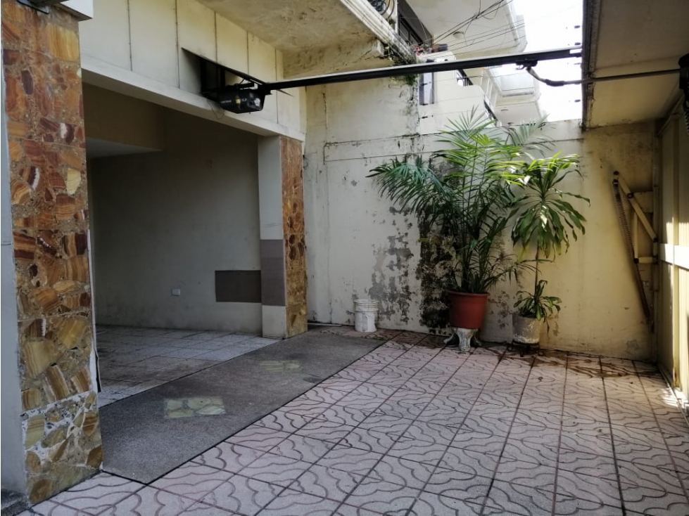 Se vende propiedad comercial ubicada en Santo domingo los tsachilas