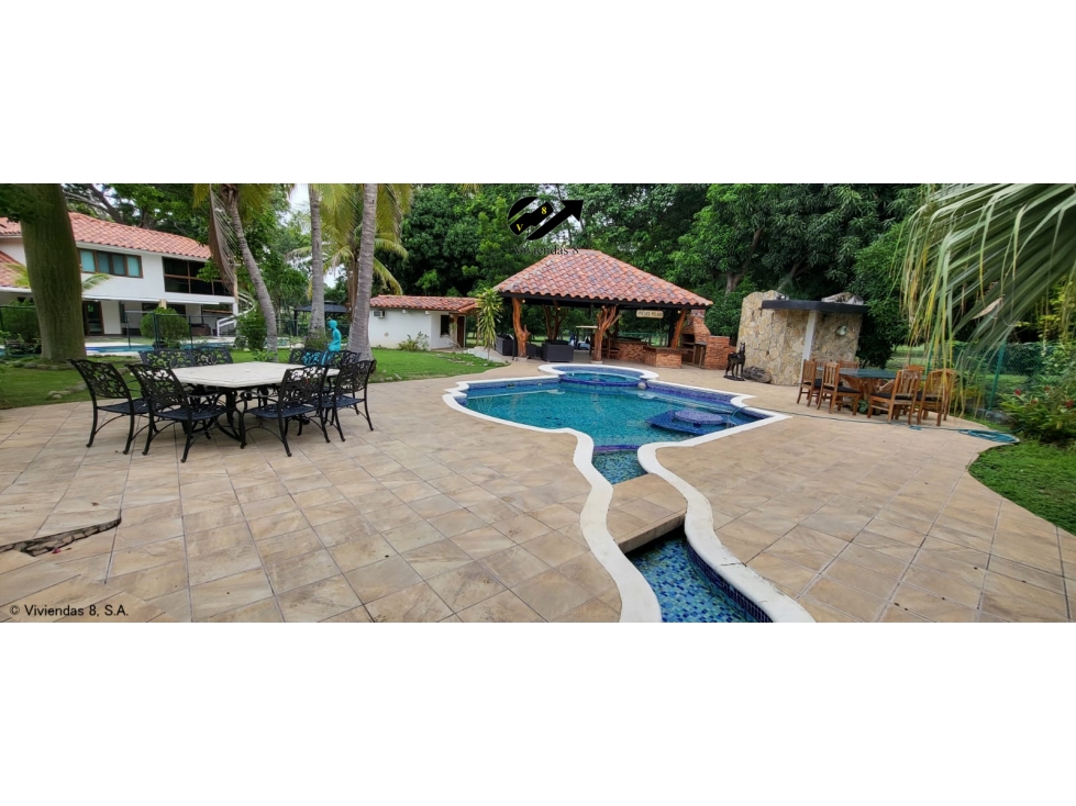 Negociable 5 Rec casa playa 550,000 vista a cancha de Golf Coronado