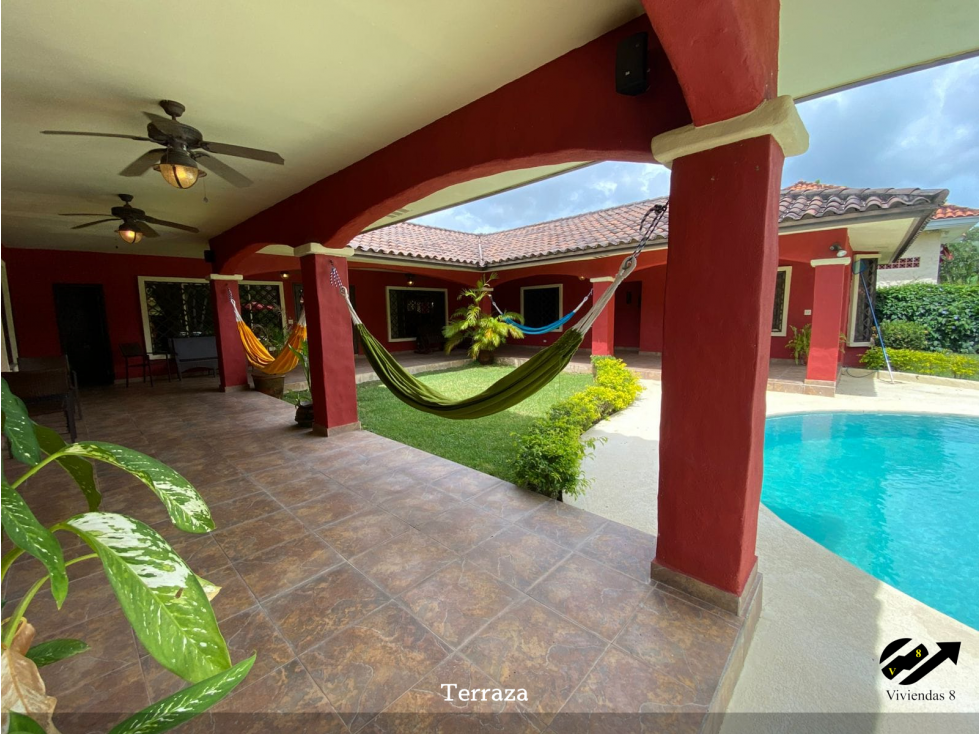 Hermosa Casa 4 Rec 550,000.00 playa Coronado dentro club golf