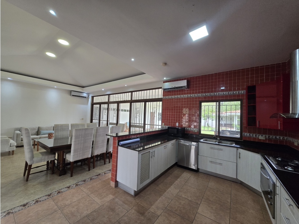 Casa en Palmeras del golf Coronado 5Rec 525,000 Negociable — foto 2