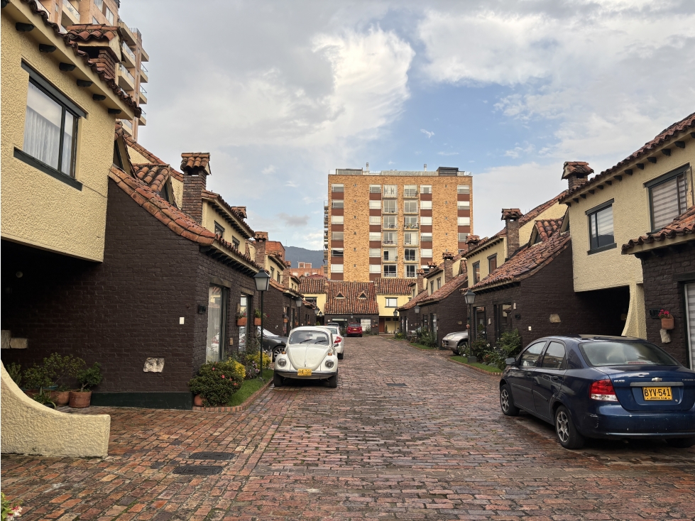 VENDO CASA CEDRITOS 120M2
