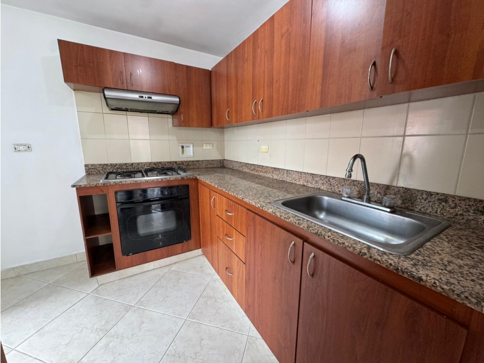 Arriendo apartamento Loma de los Bernal — foto 3