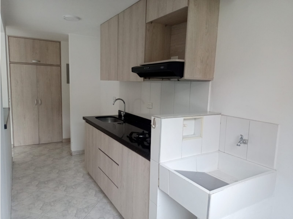 ARRIENDO APARTAMENTO POBLADO-CASTROPOL