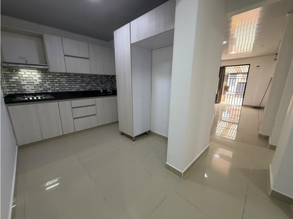 Casa en arriendo La Floresta, Medellin — foto 2