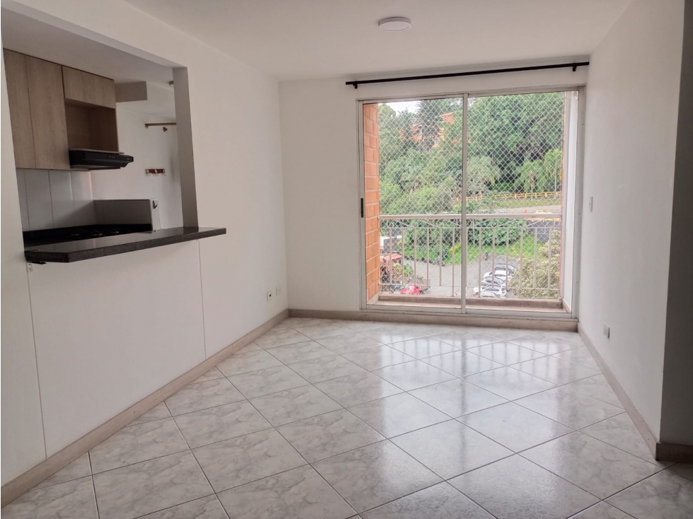ARRIENDO APARTAMENTO POBLADO-CASTROPOL