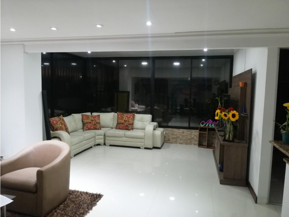 CASA ARRIENDO POBLADO SECTOR PADRE MARIANITO — foto 3