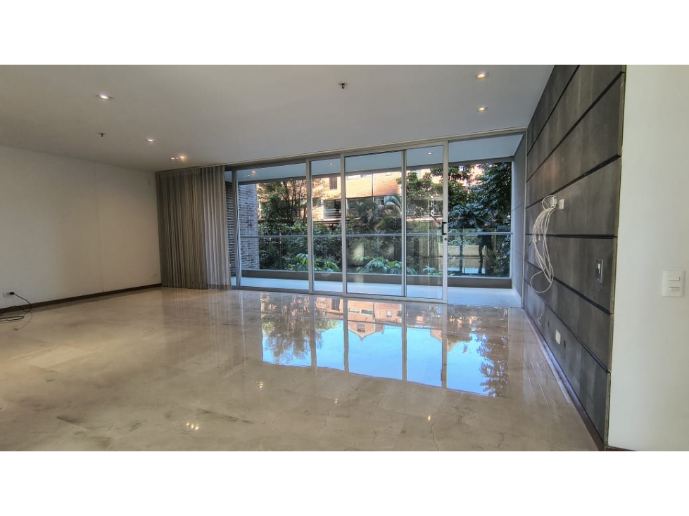 ARRIENDO APARTAMENTO POBLADO - EL TESORO — foto 2