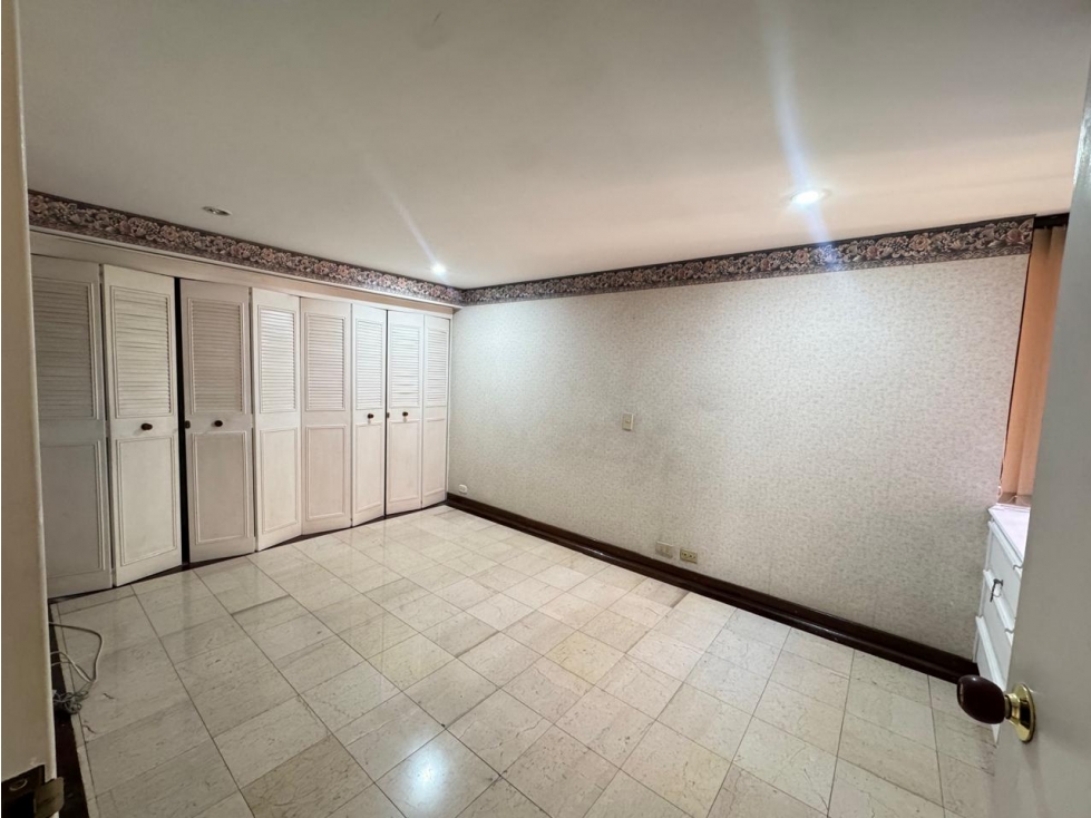 APARTAMENTO EN ARRIENDO POBLADO — foto 4